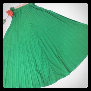 Super cute green pleated skirt💓